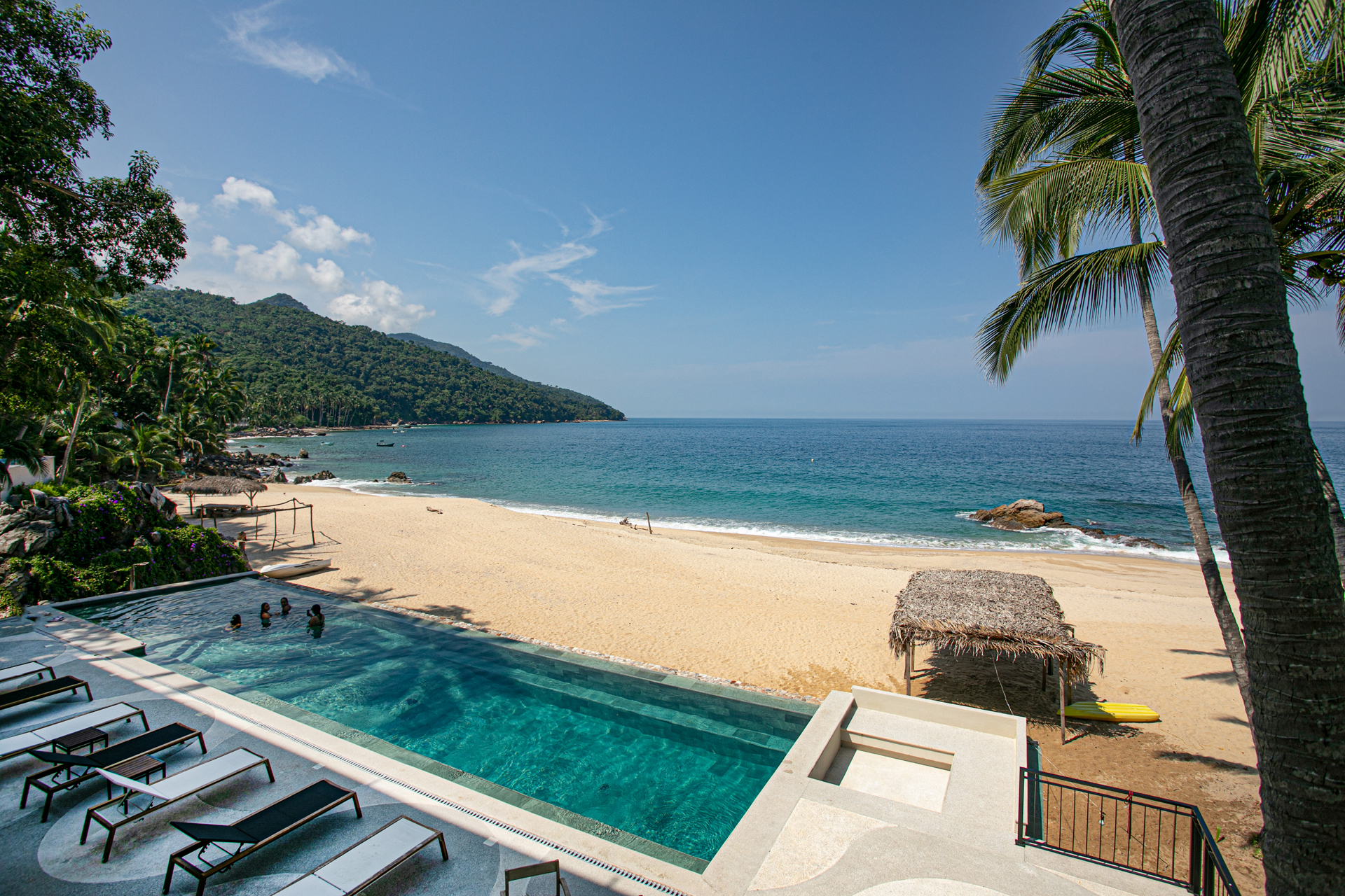 La Familia + La Sirena